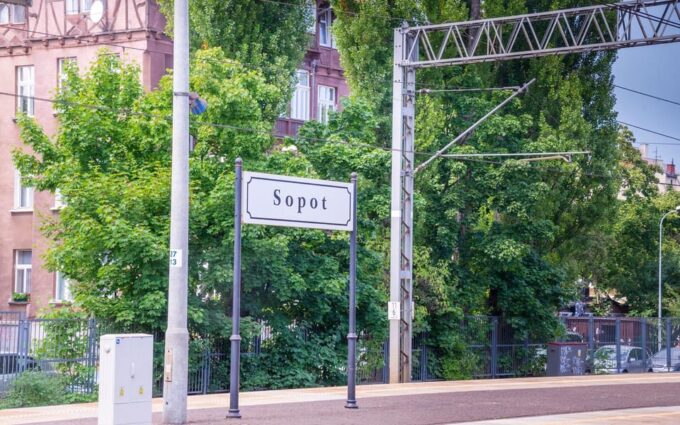 Sopot's Seaside Charms: A Guided Walking Tour - Tour Guide and Languages