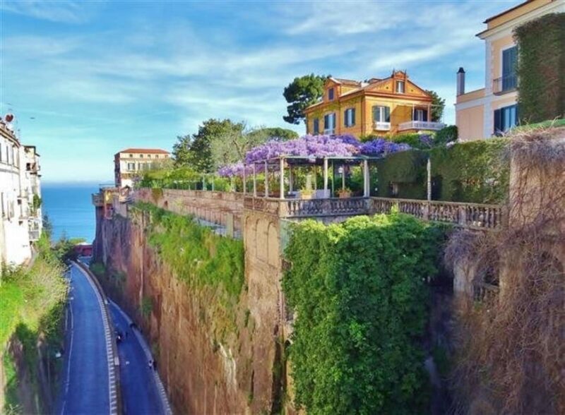 Sorrento: Guided Walking Tour & Limoncello Tasting - Key Attractions to Explore
