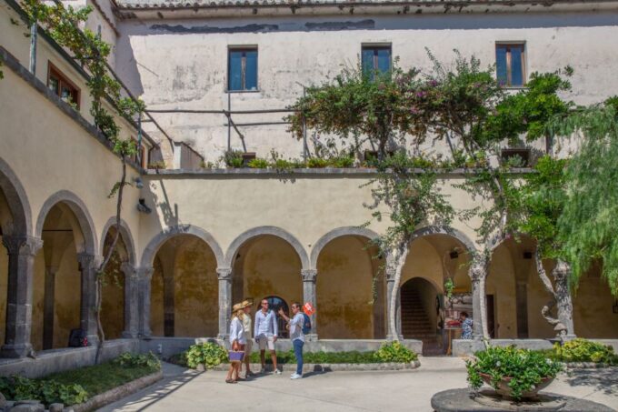 Sorrento: Guided Walking Tour & Street Food Experience - Language Options