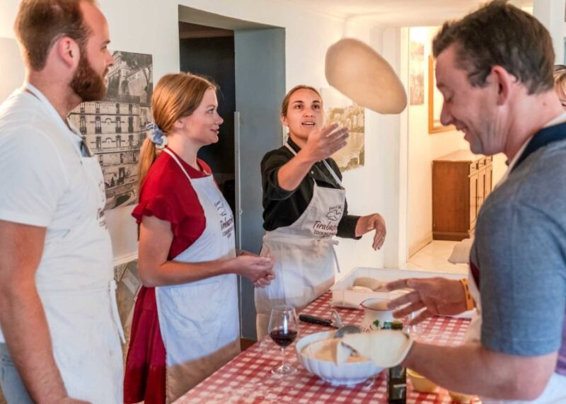 Sorrento: Pizza Making Course - Tasting Authentic Pizzas