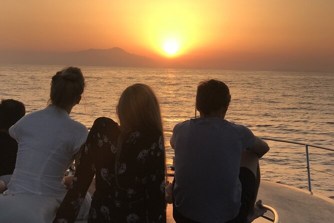 Sorrento Sunset Tour in Luxury Yatch - Key Points