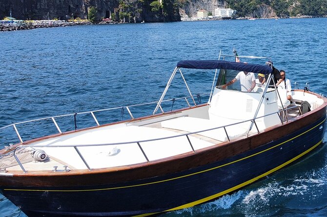 Sorrento Sunset Tour in Luxury Yatch - Sorrento Sunset Ambiance