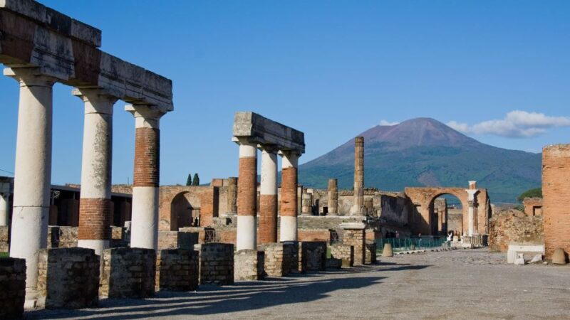 Sorrento:Pompeii and Vesuvius Day Trip With Entry and Lunch - Transportation and Meeting Point