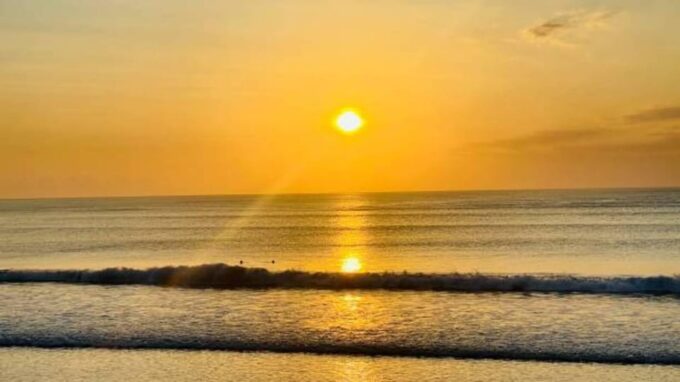 South Bali: Sunset Temple and Beaches Day Tour - Optional Visits and Meals