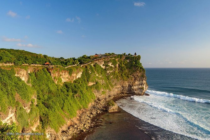 South Bali Uluwatu and Tanah Lot Temple Tour - Highlights of Uluwatu Temple