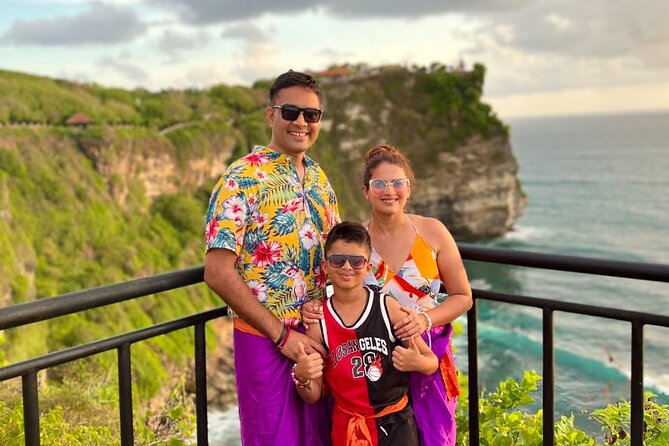 South Bali Uluwatu and Tanah Lot Temple Tour - Exploring Tanah Lot Temple