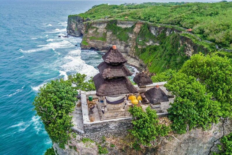 South Bali: Uluwatu Temple, Tanah Barak Cliff, Melasti Beach - Tour Experience