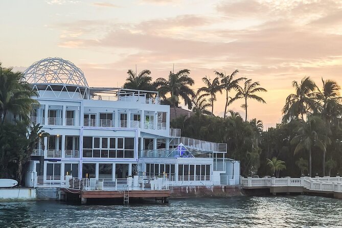 South Beach Cruise of Millionaire's Homes and Miami Skyline - Onboard Amenities and Services