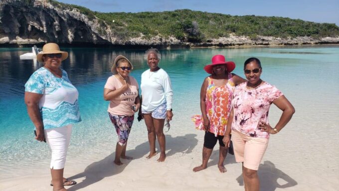South Long Island 3 Hour Guided Land Tour - Group Size and Language