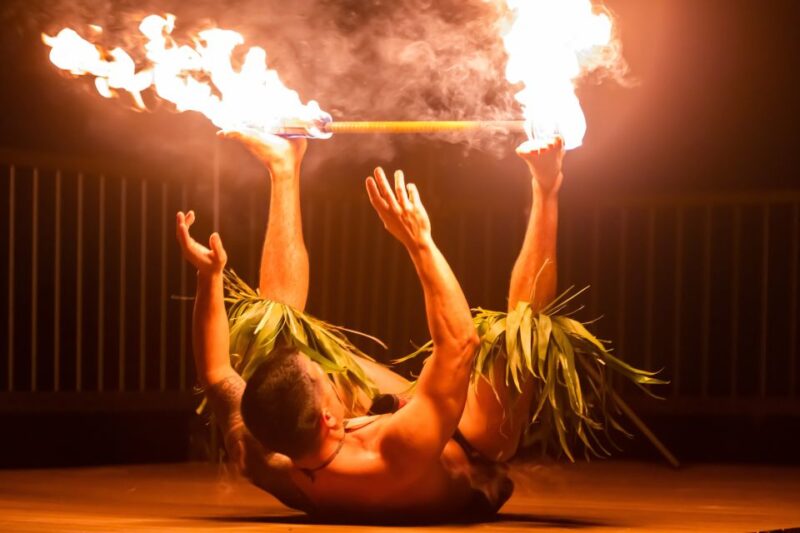 South Maui: Gilligans Island Luau With Dinner and Drinks - Dining Offerings