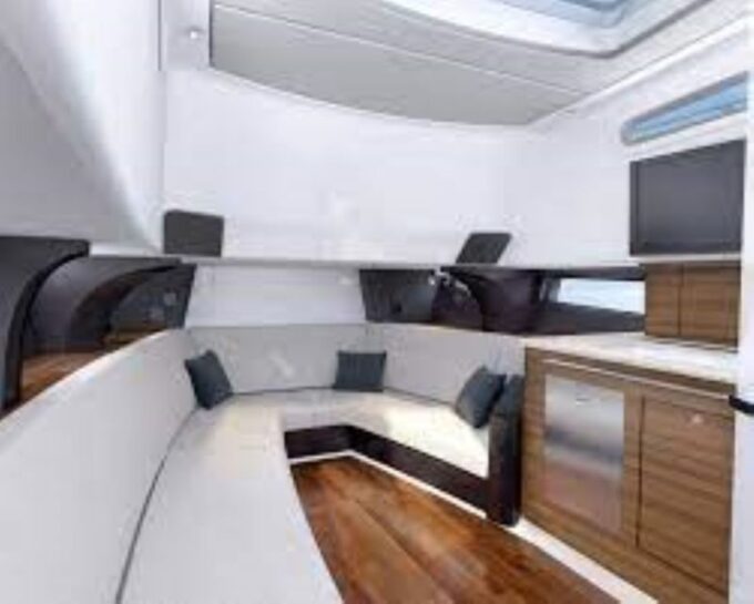 South Maui: Maalaea Guided Motorboat Tour With Snorkeling - Small Group Size