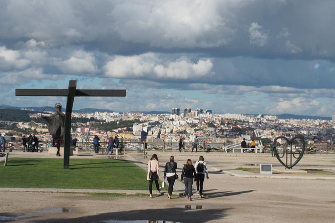 South of Lisbon's Wonders – Arrábida , Wine & Tile Private Tour - Tile Factory Tour and Experience