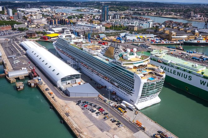 Southampton Cruise Terminal to London via Salisbury & Stonehenge - Accessibility Considerations