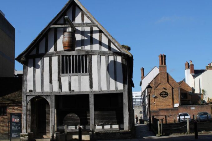 Southampton: Quirky Self-Guided Smartphone Heritage Walks - Follow the French Invasions