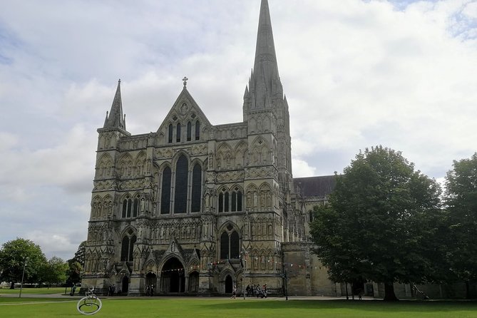 Southampton Shore Excursion: Magna Carta, Salisbury, Bath and Stonehenge - Magna Carta and Salisbury