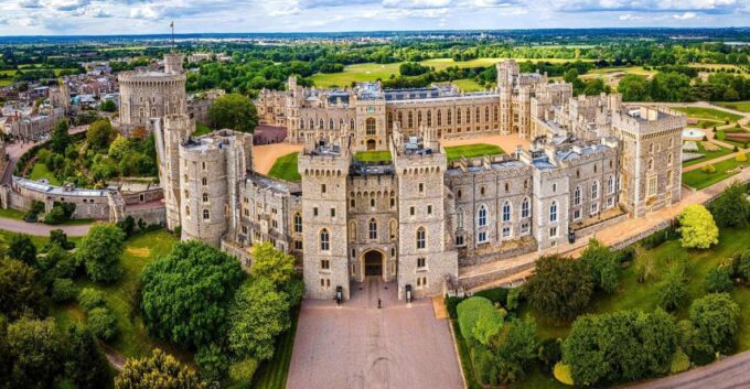 Southampton to London via Windsor Castle (private Vehicle) - Personalized Service