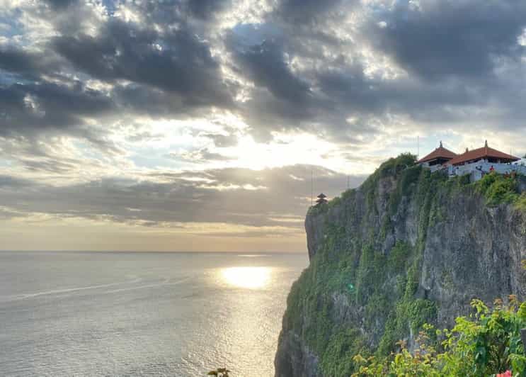 Southern Bali Beaches and Uluwatu Temple for Sunset - Itinerary Highlights