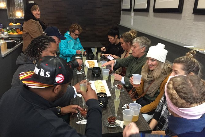 Southern Flavors Food, Pub Crawl, and History Walking Tour - Customer Feedback and Experiences