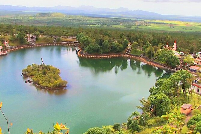 Southern Tales: Full-Day Incl Crocodile Park & 23 Colored Earth - Exploring the Sights