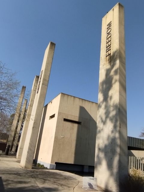 Soweto & Apartheid Museum With Local Lunch - Key Points