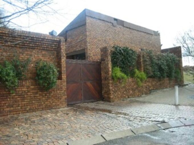 Soweto, Lunch & Apartheid Museum - Lunch at Local Restaurant