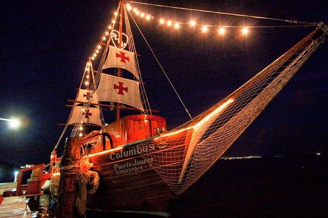 Spanish Galleon in Cancún - Romantic Lobster Dinner Cruise & Live Saxophone - What to Expect