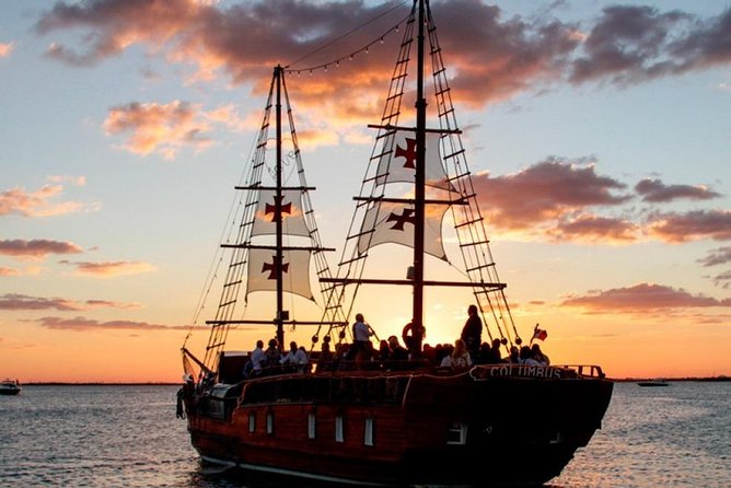 Spanish Galleon in Cancún - Romantic Lobster Dinner Cruise & Live Saxophone - Highlights of the Cruise