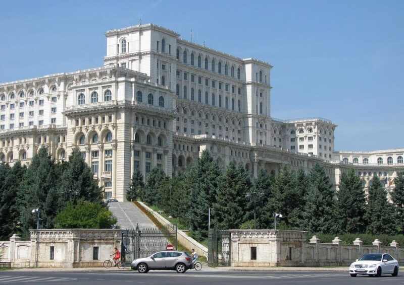 Spanish Guided Tour at the Palace of Parliament in Bucharest - Location and Meeting Point