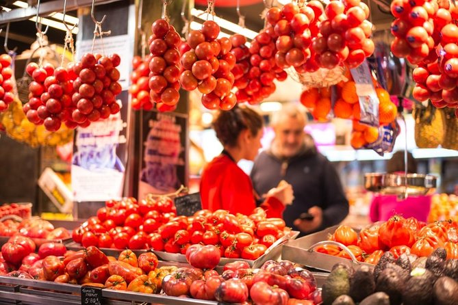 Spanish Oysters, Cava, and Ibérico Ham at Barcelona's La Boqueria Market - Indulging in Local Specialties