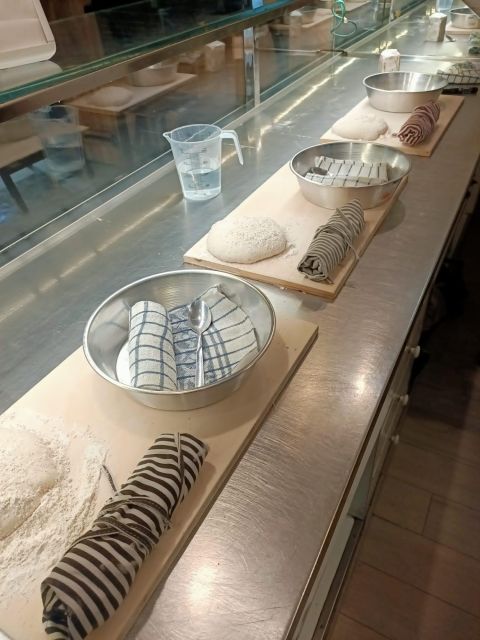 Spanish Steps Rome Pizza Making Class With Wine & Limoncello - What to Expect