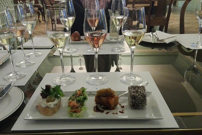 SPARKLING Sensation - Private Stellenbosch Bubbly Tour - Qualified Tour Guides