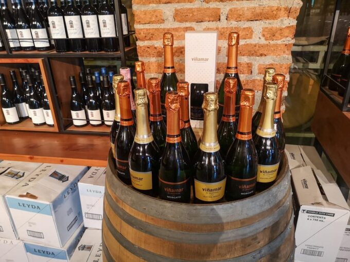 Sparkling Wine Tour and Premium Tasting + Private Transport - Wine Tasting and Vineyard