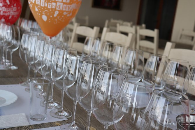 Special History and Wine Tour Including Wine Tasting - Tour Meeting Point and Logistics