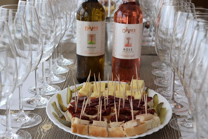 Special History and Wine Tour Including Wine Tasting - Booking and Cancellation Policy