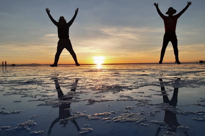 Spectacular Sunset in Uyuni Salt Flats From Uyuni - Whats Included and Amenities