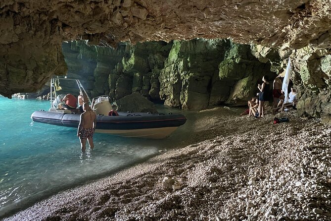 Speed Boat Tour to National Park and Grama Bay - Hali Ali Cave