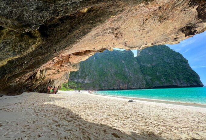 Speedboat to Phi Phi, Maya Bay & Bamboo Island From Krabi - Frequently Asked Questions