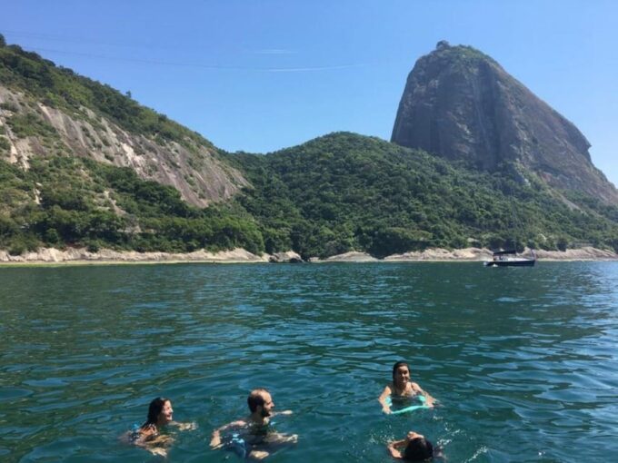 Speedboat Tour in Rio De Janeiro - Trilingual Captain and Refreshments