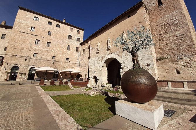 Spello Private Walking Tour With an Official Guide - Booking and Confirmation Details
