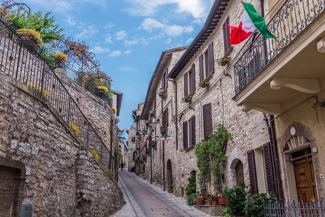 Spello, Roman Mosaics and Renaissance Masterpieces – Private Tour - Taking in Medieval Alleys and Churches