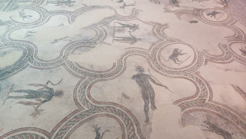 Spello: Roman Mosaics and Renaissance Masterpieces Tour - Scenic Views and Pink Limestone