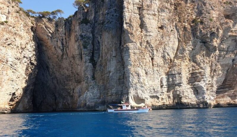 Sperlonga: Boat Tour to Gaeta With Pizza and Drinks - Itinerary Highlights