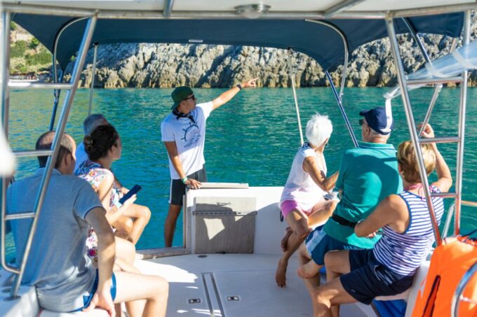 Sperlonga: Boat Tour to Gaeta With Pizza and Drinks - Boat Tour Inclusions