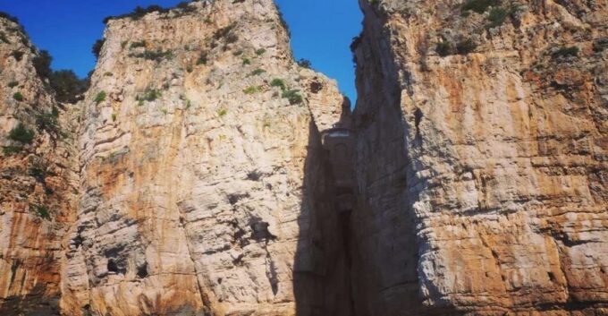 Sperlonga: Private Cruise to Discover the Seven Beaches - Pozzo Del Diavolo