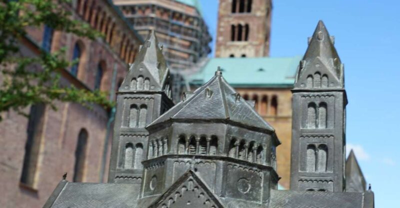 Speyer: Cathedral, Old Town and Jewish Heritage - Historic Old Gate and City