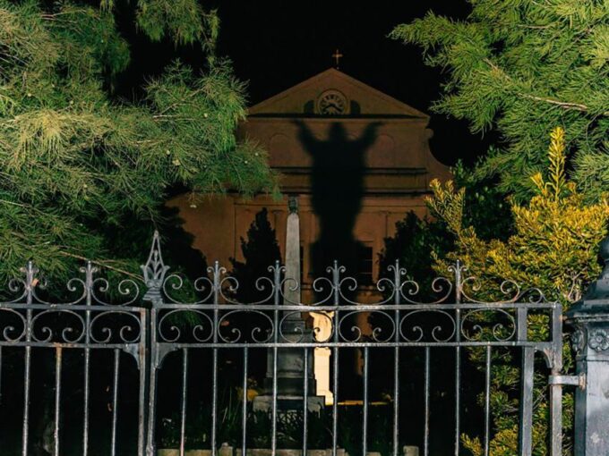 Spirits & Spells: New Orleans Ghost Walk - Exploring Haunted Mansions