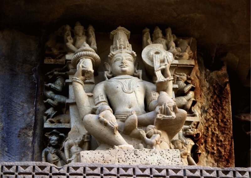 Spiritual Trails of Orchha (Guided Temples Walking Tour) - Experience and Guide