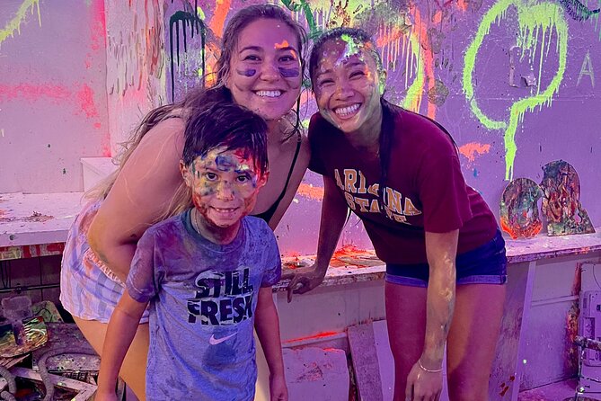Splatter Art Paint Studio Experience in Hawaii - Meeting and Pickup