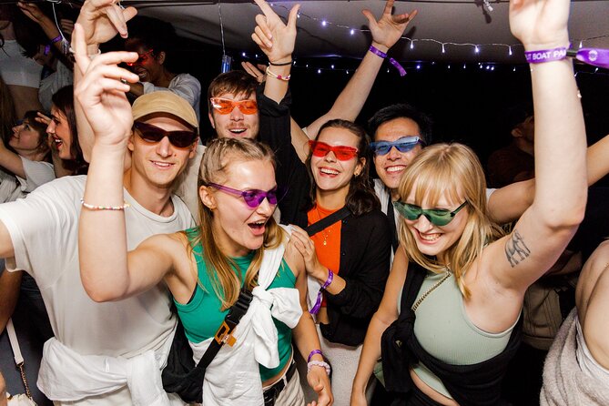 Split After Dark - Boat Crawl With Free Shots & VIP Club Access - Inclusions and Amenities