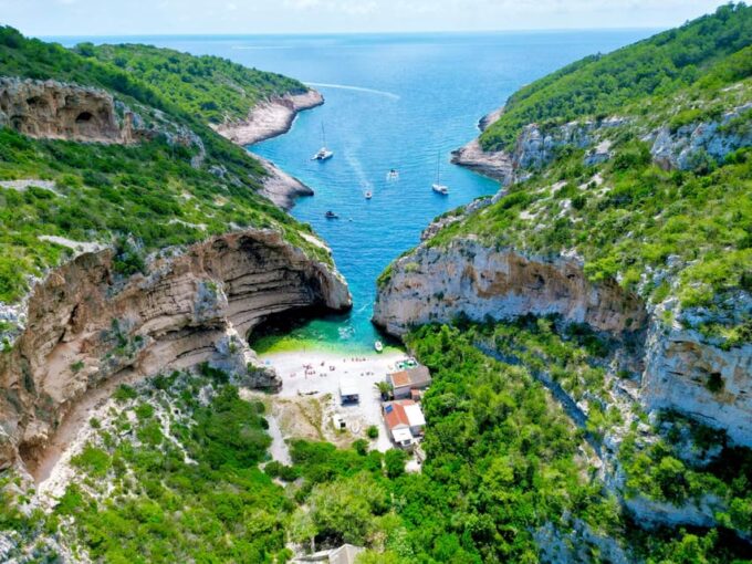 Split: Blue Lagoon & 3 Island Cruise With Wine & Snorkeling - Speedboat Tour
